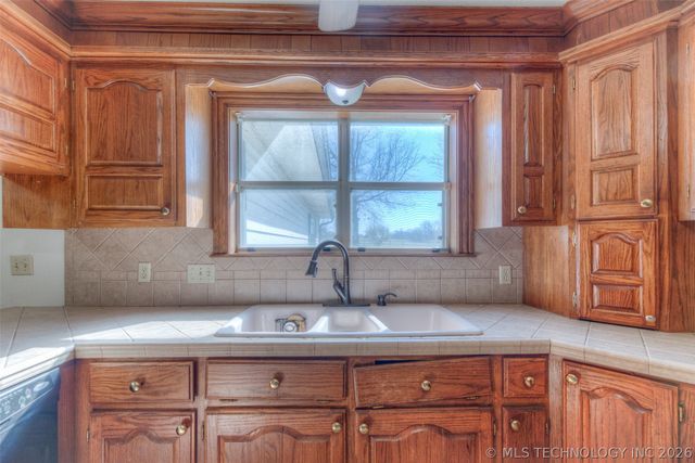 11002 E 440 Road, Claremore, OK 74017