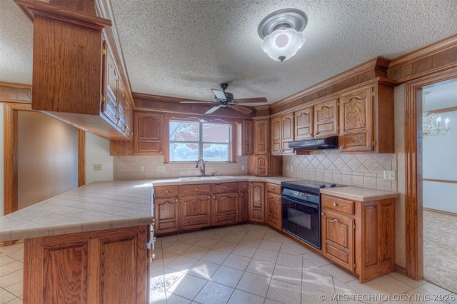 11002 E 440 Road, Claremore, OK 74017