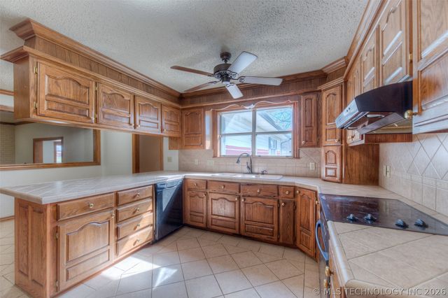 11002 E 440 Road, Claremore, OK 74017