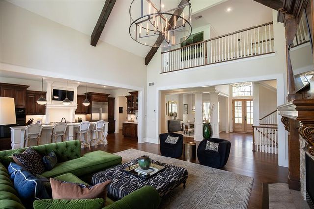 4820 W 68 Street, Prairie Village, KS 66208
