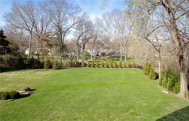 4820 W 68 Street, Prairie Village, KS 66208