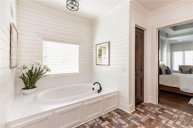 4820 W 68 Street, Prairie Village, KS 66208