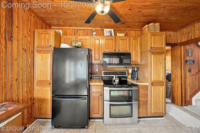 4157 Flynn, Highland Charter Township, MI 48356