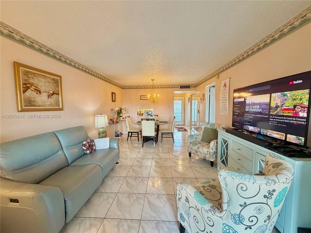 2901 NW 46th Avenue 304, Lauderdale Lakes, FL 33313