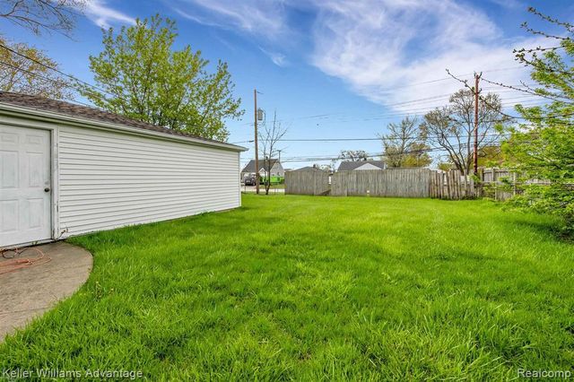 11140 Ocalla Drive, Warren, MI 48089