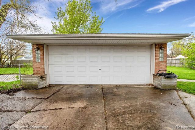 11140 Ocalla Drive, Warren, MI 48089