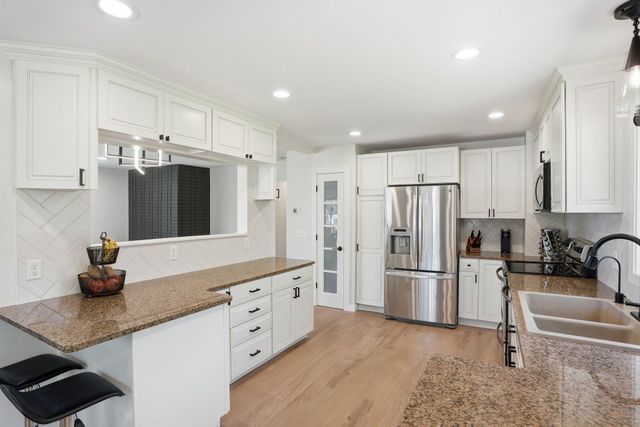 1375 Cherry Place, Mound, MN 55364