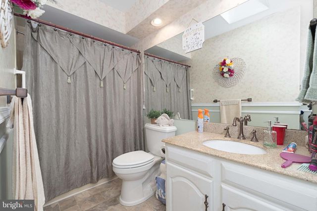 111 LAUREL DR, Enola, PA 17025