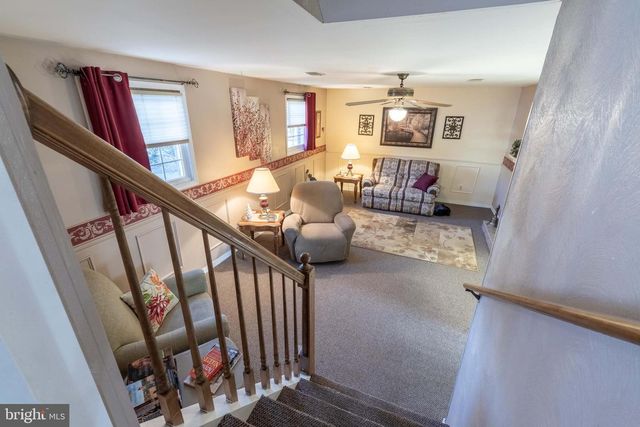 111 LAUREL DR, Enola, PA 17025