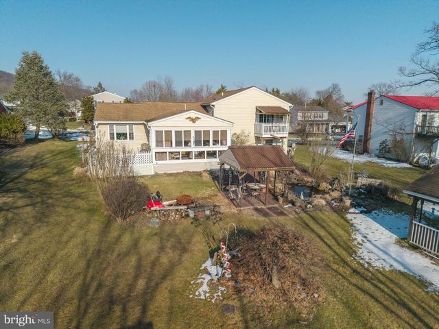 111 LAUREL DR, Enola, PA 17025