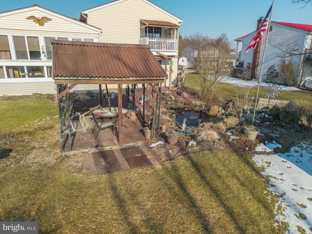 111 LAUREL DR, Enola, PA 17025