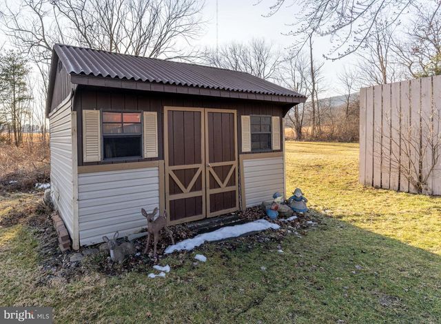 111 LAUREL DR, Enola, PA 17025