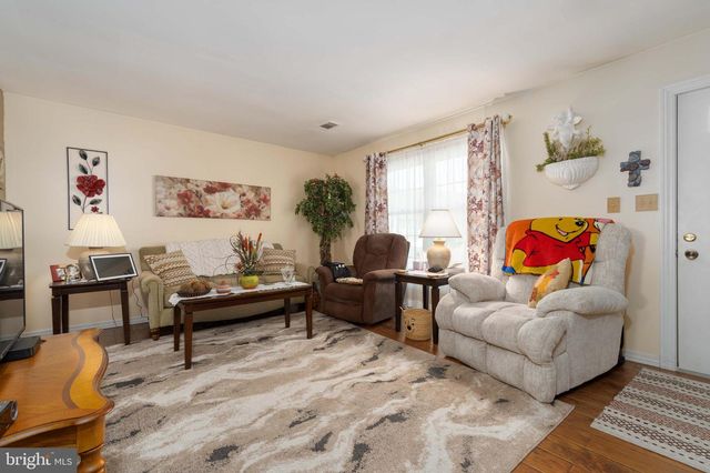 111 LAUREL DR, Enola, PA 17025