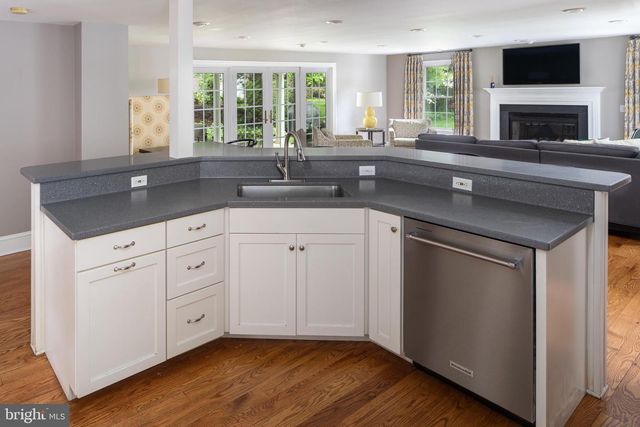 186 LAKESIDE RD, Ardmore, PA 19003
