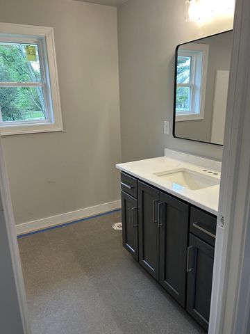 2735 HILLSDALE COURT, Green Bay, WI 54313