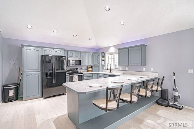 706 Thicket Way, Idaho Falls, ID 83404