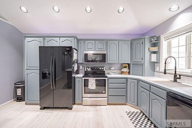 706 Thicket Way, Idaho Falls, ID 83404