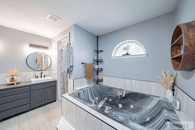 706 Thicket Way, Idaho Falls, ID 83404