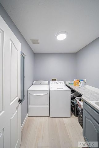 706 Thicket Way, Idaho Falls, ID 83404