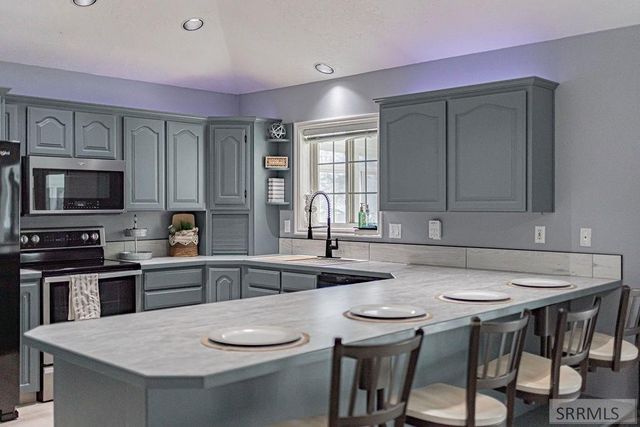 706 Thicket Way, Idaho Falls, ID 83404