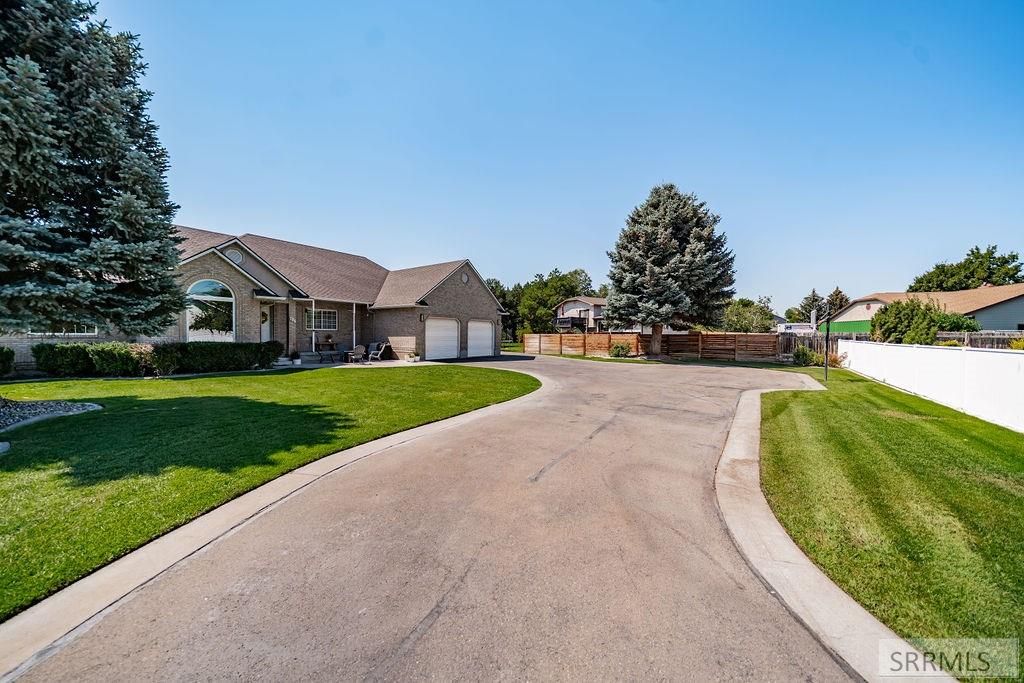 Image 4 of property listing at 706 Thicket Way, Idaho Falls, ID 83404