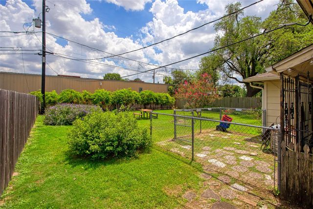 2030 Marnel Road, Houston, TX 77055