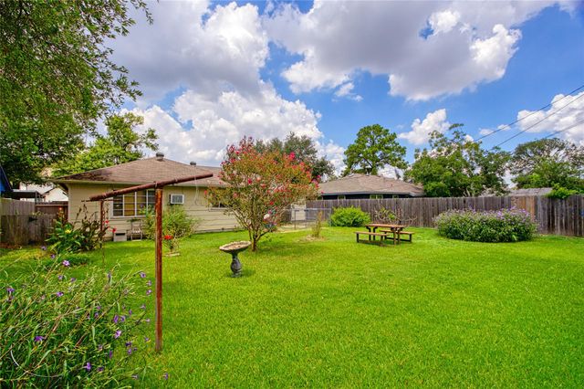 2030 Marnel Road, Houston, TX 77055