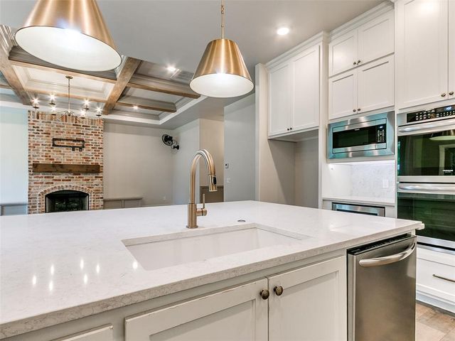 1970 Ladera Lane, Edmond, OK 73034