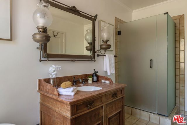 10609 Esther Avenue, Los Angeles, CA 90064