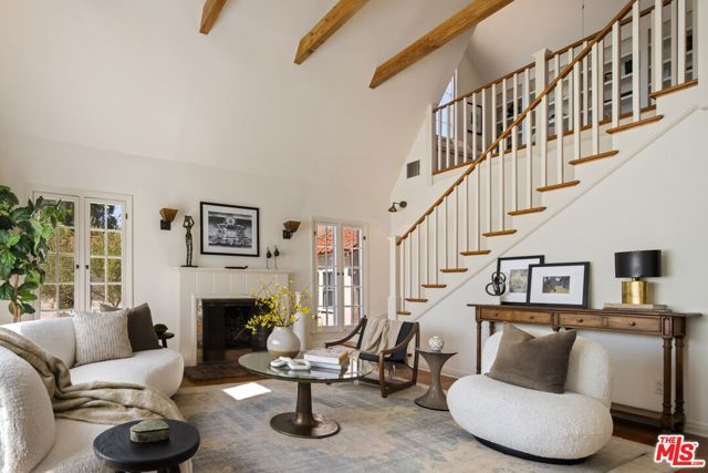 10609 Esther Avenue, Los Angeles, CA 90064