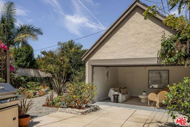 10609 Esther Avenue, Los Angeles, CA 90064