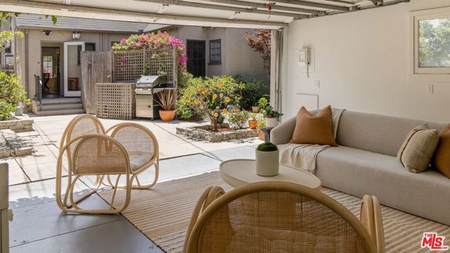 10609 Esther Avenue, Los Angeles, CA 90064