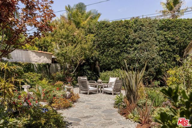 10609 Esther Avenue, Los Angeles, CA 90064