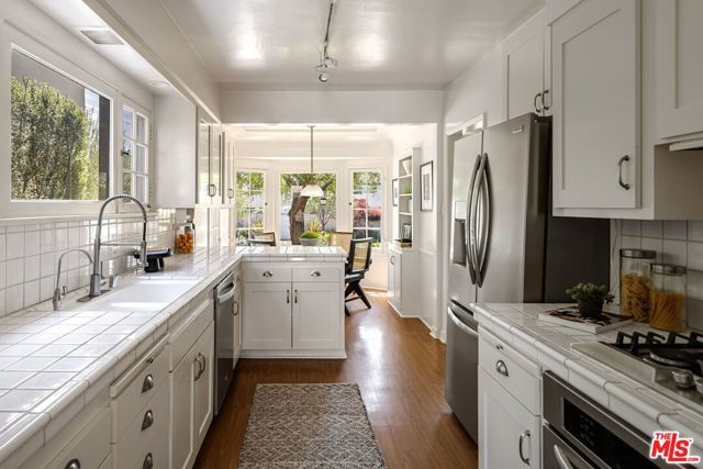10609 Esther Avenue, Los Angeles, CA 90064