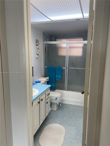 9581 Sunrise Lakes Blvd 202, Sunrise, FL 33322