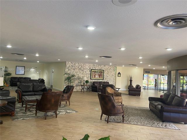 9581 Sunrise Lakes Blvd 202, Sunrise, FL 33322