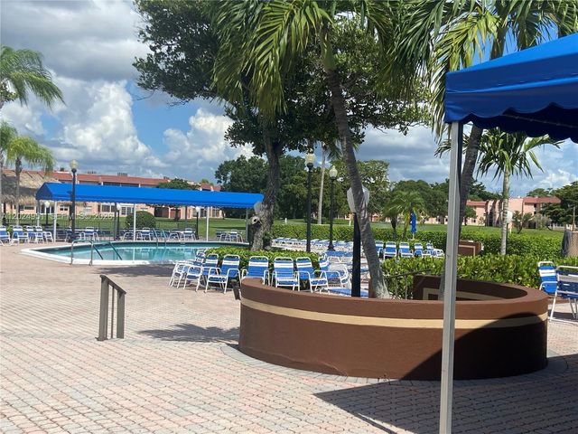 9581 Sunrise Lakes Blvd 202, Sunrise, FL 33322