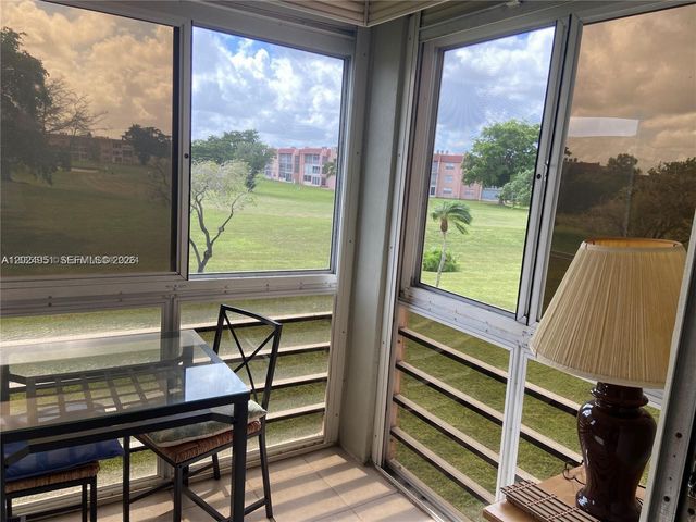 9581 Sunrise Lakes Blvd 202, Sunrise, FL 33322