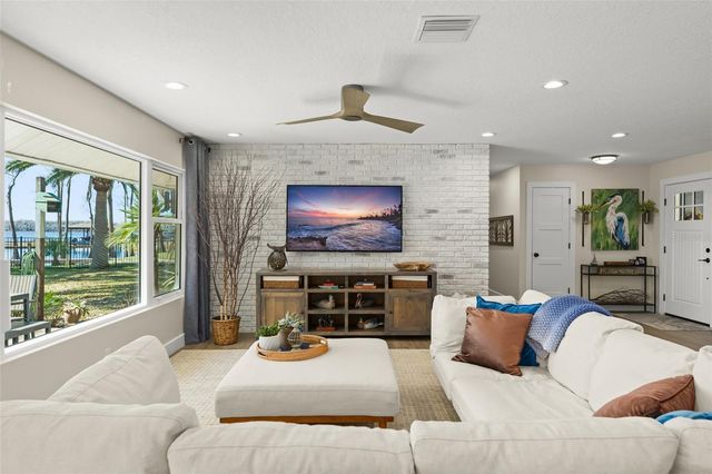 10435 LAKE LOUISA ROAD, Clermont, FL 34711