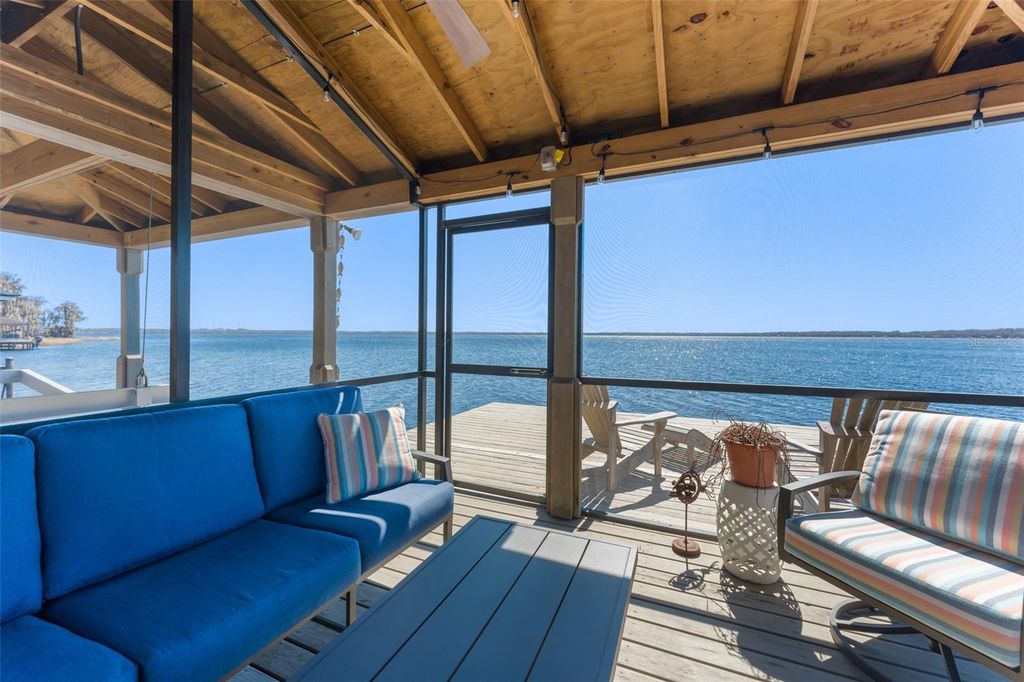 Image 15 of property listing at 10435 LAKE LOUISA ROAD, Clermont, FL 34711