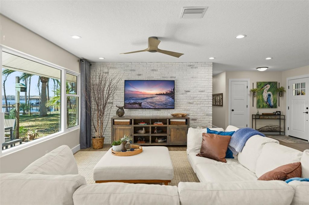 Image 26 of property listing at 10435 LAKE LOUISA ROAD, Clermont, FL 34711