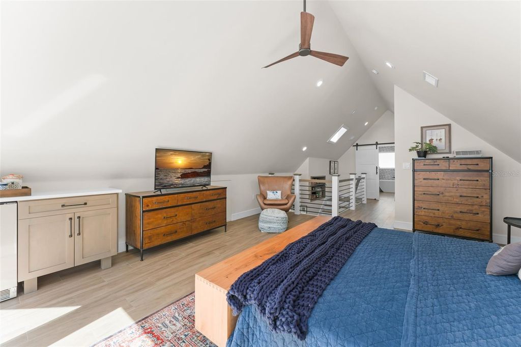 Image 34 of property listing at 10435 LAKE LOUISA ROAD, Clermont, FL 34711