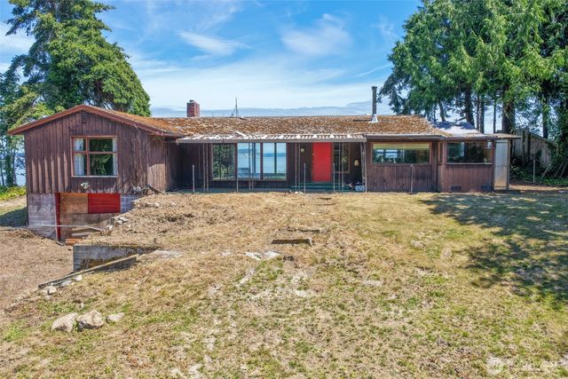 3984 NE Twin Spits Road, Hansville, WA 98340