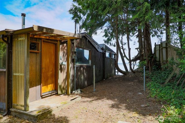 3984 NE Twin Spits Road, Hansville, WA 98340