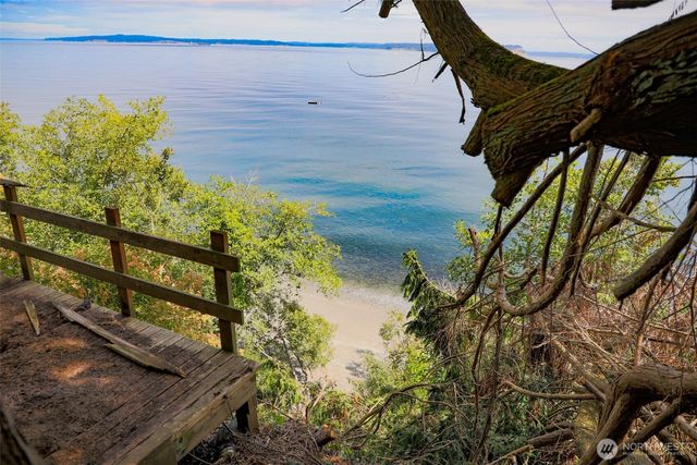3984 NE Twin Spits Road, Hansville, WA 98340