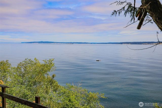 3984 NE Twin Spits Road, Hansville, WA 98340