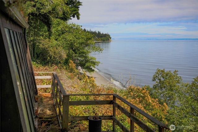 3984 NE Twin Spits Road, Hansville, WA 98340