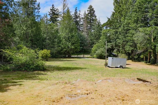 3984 NE Twin Spits Road, Hansville, WA 98340