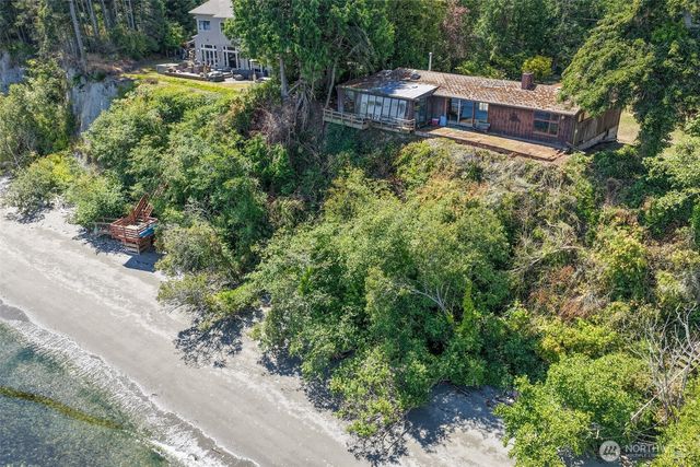 3984 NE Twin Spits Road, Hansville, WA 98340