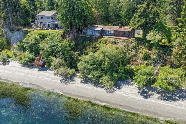 3984 NE Twin Spits Road, Hansville, WA 98340